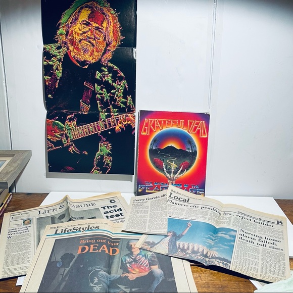 Grateful Dead vintage book & Memorabilia - Picture 2 of 8